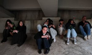 Филипинци във военни зони в Близкия изток, разкъсвани между живота и прехраната: „Имаме семейства“